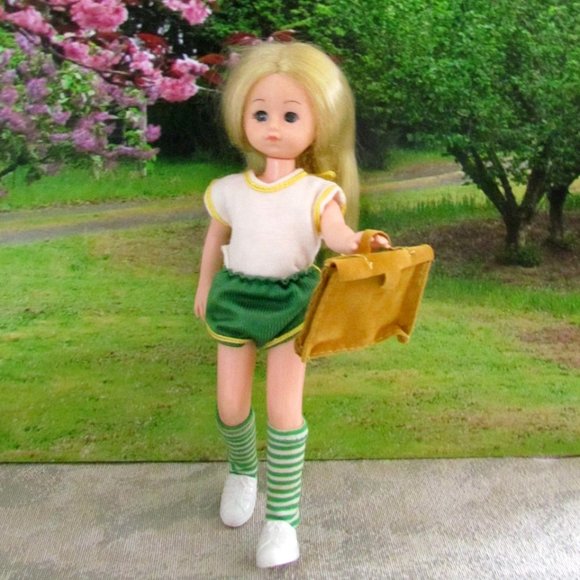 VOGUE GINNY DOLL OUTFIT, SOCCER SHORTS, TOP, SHOES, SOCKS, BAG, VINTAGE 1970s - Picture 3 of 6